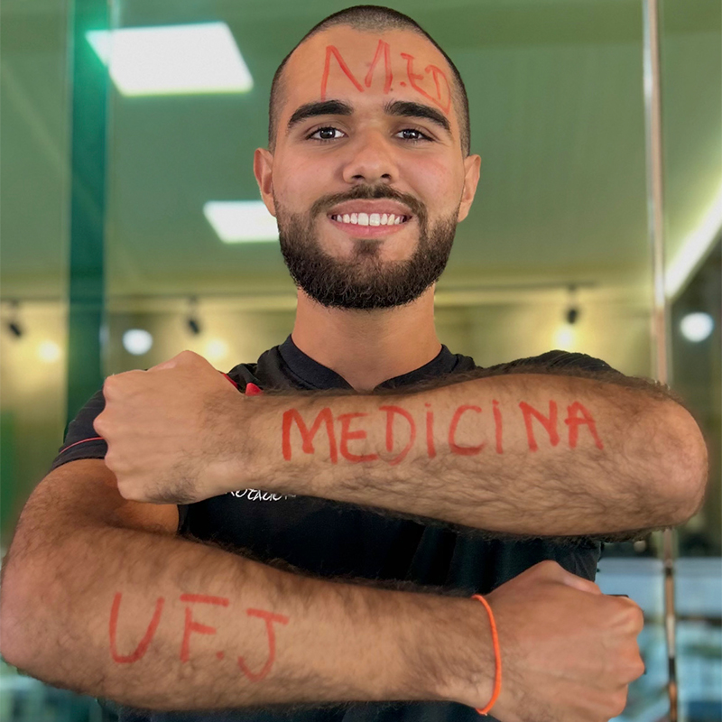 Aprovação no ENEM - Colégio Protágoras